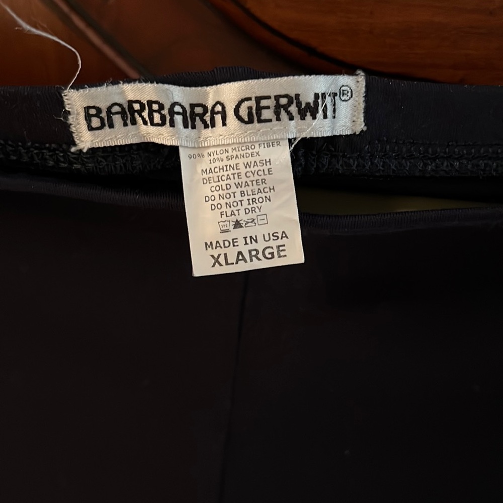 Barbara Gerwit navy leggings NWOT